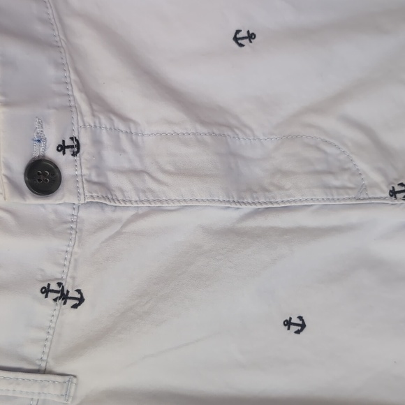 Tommy Hilfiger Classic Fit Pale Blue Anchor Print Shorts Size 38 - Picture 3 of 7